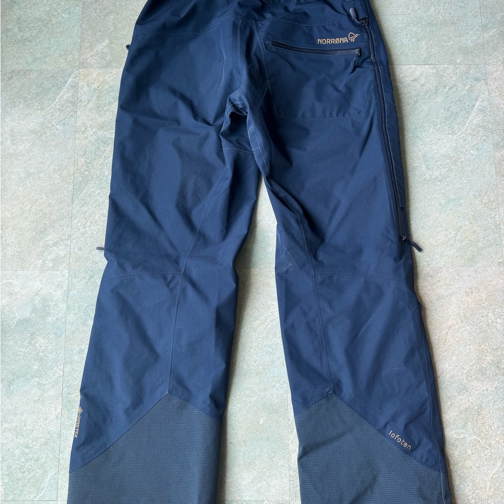 Norrona Lofoten Insulated Gore-Tex Ski Pants - Picture 3 of 9